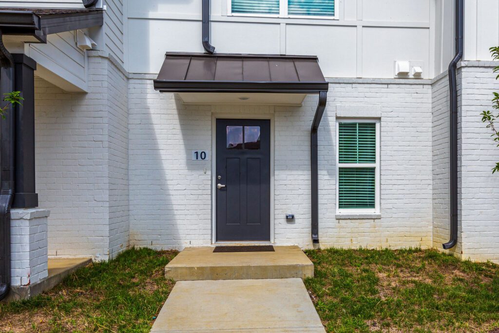 A front door of a townhouse in Antioch, TN